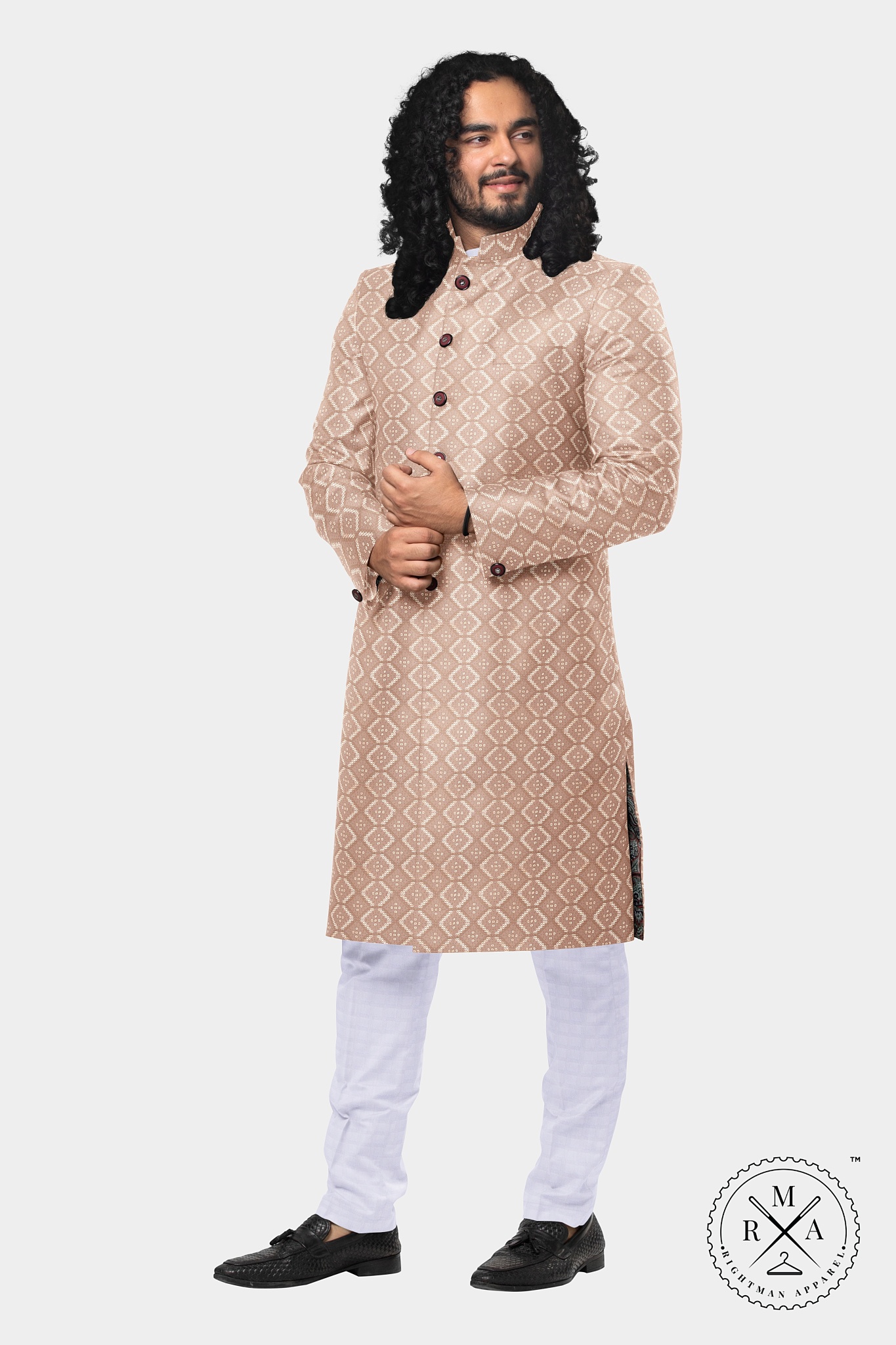 Golden Sheen on Cream Embroidered Kurta SK82